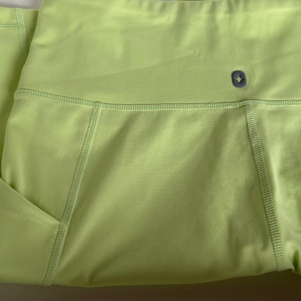 FIGS High Waisted Biker Shorts, Neon Green with Pockets Size M - Picture 5 of 6
